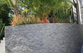 Appartement de charme dominant le lagon avec piscine et jacuzzi