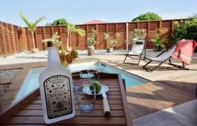 Villa 3 CH, moderne, piscine, accès plage à pied sud Martinique