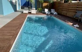 Nouveau sur le marché, RARE villa de plain pied , au sein du lotissement « Baie des Anses », réputé pour son calme et sa magnifique vue mer.