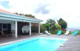 Villa vue mer avec piscine au sel