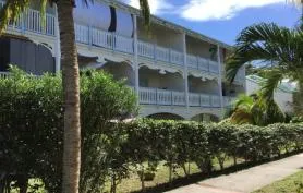 Magnifique appartement vue piscine à Anse Marcel à 100 m de la plage/mer