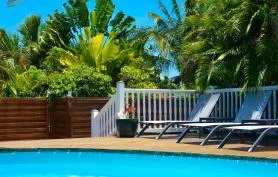 Luxueuse villa créole calme, piscine privée, jacuzzi dans un jardin tropical