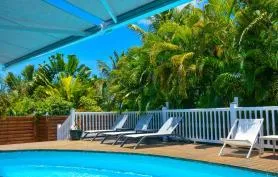 Luxueuse villa créole calme, piscine privée, jacuzzi dans un jardin tropical