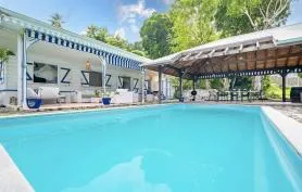 Villa piscine vue exceptionnelle à Saint-Pierre