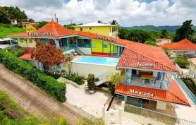 5 appartements en résidence créole avec piscine et vue mer