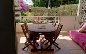 Appartement Bougainvillier standing dans résidence sécurisée avec piscine