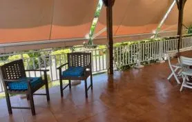 Villa confortable 4 chambres entouré, jardin tropical, piscine (8 à 11 pers)