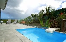La villa Grenadine - Haut de Villa - 2 chambres climatisées, vue mer et piscine privée