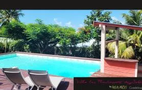 Villa Flamboyants de Sofaïa  avec piscine dans un jardin tropical, superbe vue mer