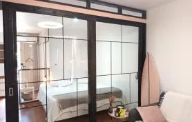Élégant et confortable apt appartement, dans jardin tropical accès direct à la plage de Anse Marcel