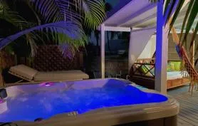 Bungalow avec jacuzzi privé