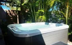 Bungalow avec jacuzzi privé