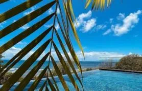Villa Corail avec piscine à débordement et vue mer panoramique