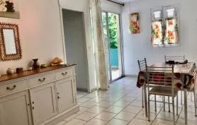 La maison de la plage, pieds dans l'eau