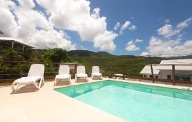 Villa Stefie, avec piscine et vue mer et montagne