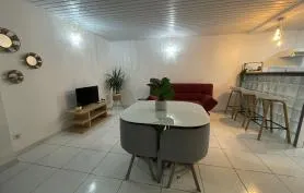 BAS DE VILLA T3 TERRASSE+PISCINE
