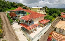 Appartement Maracudja avec terrasse, vue mer et piscine