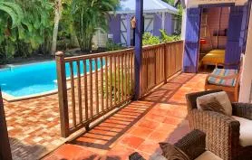 Villa Deshaies, 3 chambres, piscine, 300 m de la plage de Fort Royal.