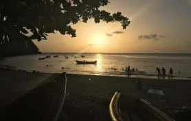 Anse Mitan T2 vue mer 180°. Plage à 100 m. Tarif dégressif.