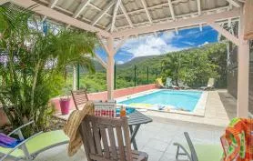 Maison neuve typique avec vue mer avec sa piscine