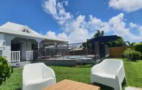 Venez passer un agréable séjour à la Kaz Grenadine ( 3 étoiles avec piscine et filets)
