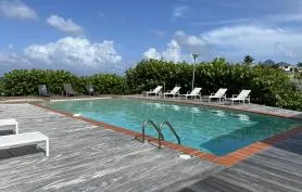 Appartement avec terrasse, piscine, 3 chambres, vue mer