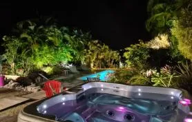 Superbe villa créole de standing avec piscine et spa privatifs