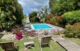 Superbe villa créole de standing avec piscine et spa privatifs