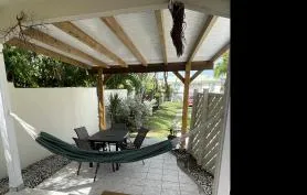 Bungalow chez Nine avec piscine 