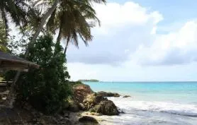 Studio Standing les pieds dans l'eau