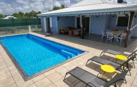 Villa Ti' Case Bleue au calme avec piscine à deux pas de la plage de Bois Jolan
