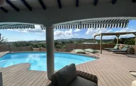 Villa Madi Dream. Vue de rêve, belle piscine, 3 ch 3 sdb 6/8 couchages