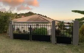 Appartement dans Villa Kanouna avec vue sur la mer des Caraïbes