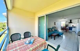 Appartement confortable 2 chambres proche marina avec parking sécurisé.