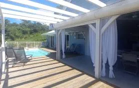 La Villa Tropicale  piscine, vue mer et ilets Pigeon