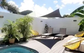 Villa avec piscine 10 minutes à pied de la plage
