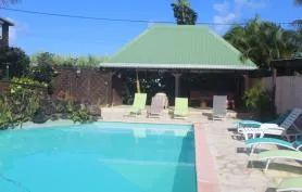 Gîtes** avec piscine et SPA à 900m de la plage sainte rose guadeloupe