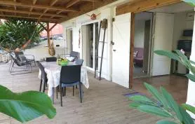 Bas de villa Chez Nonna, vue mer et piscine