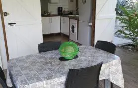 Bas de villa Chez Nonna, vue mer et piscine