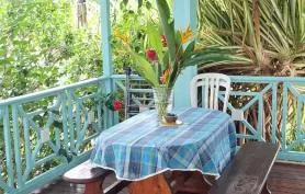 LE BALISIER charmant bungalow avec jardin a 300 m de la plage 