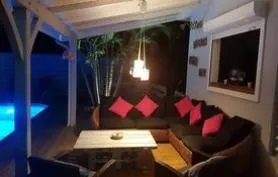 Villa au calme avec piscine privée dans Domaine sécurisé
