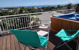 Haut de villa sécurisée vue mer et campagne pour 2/6 personnes
