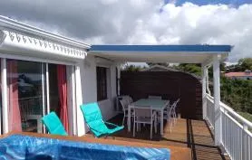 Haut de villa sécurisée vue mer et campagne pour 2/6 personnes