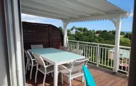 Haut de villa sécurisée vue mer et campagne pour 2/6 personnes