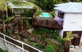 Bungalows typiquement créoles idéalement situés