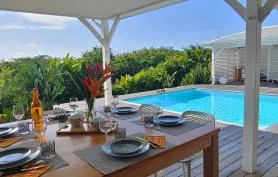 Villa Fleur de Goyave, bien ventilée & vue dégagée, piscine privée