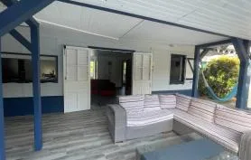 Villa T4 en bois créole avec jardin & piscine