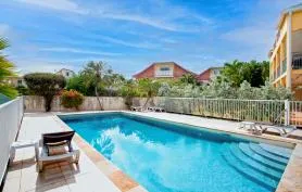 A 2 pas de la Plage de la Baie Orientale, superbe appart 2 chambres avec jardin privatif