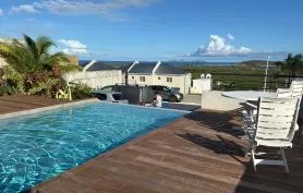 Sur les hauteurs de la Baie Orientale - Appartement 1 chambre 4p vue mer 