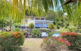 Appartement Les Alizés 1 en bas de villa avec piscine + SPA